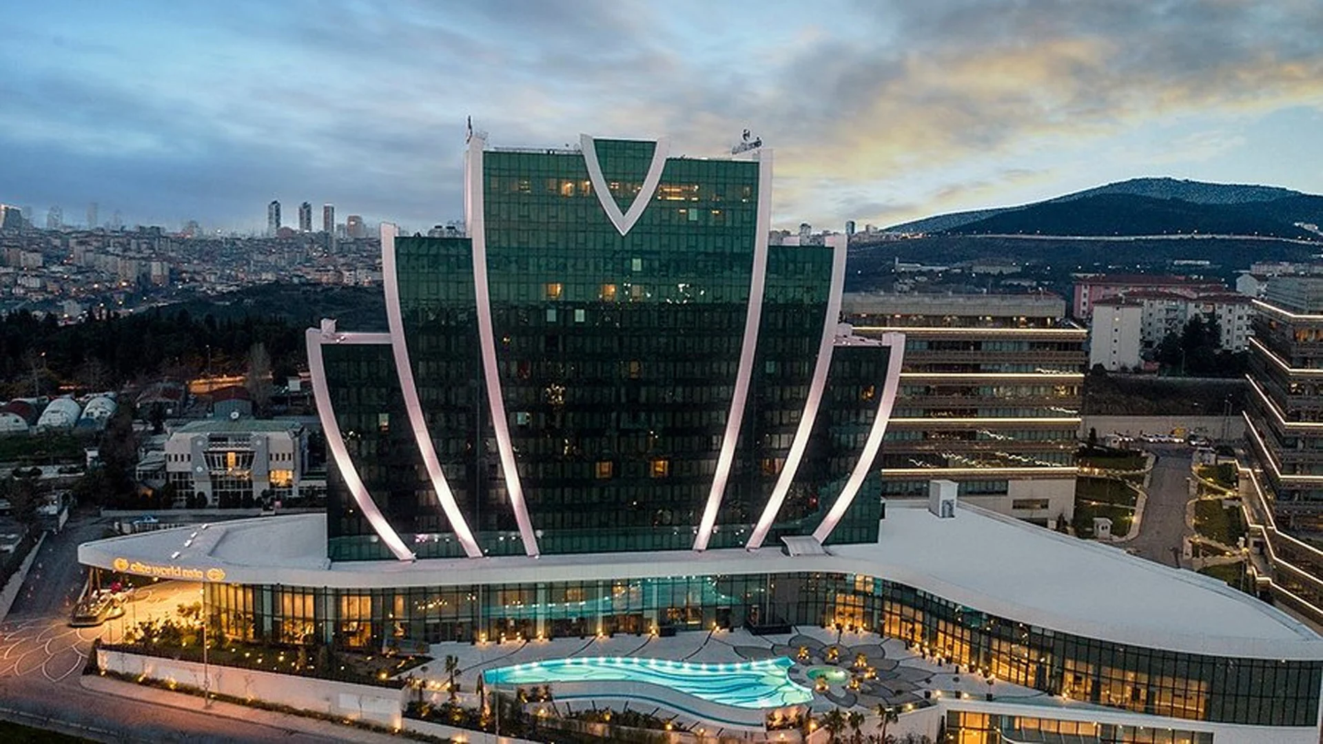 Elite World Grand Küçükyalı (İstanbul)
